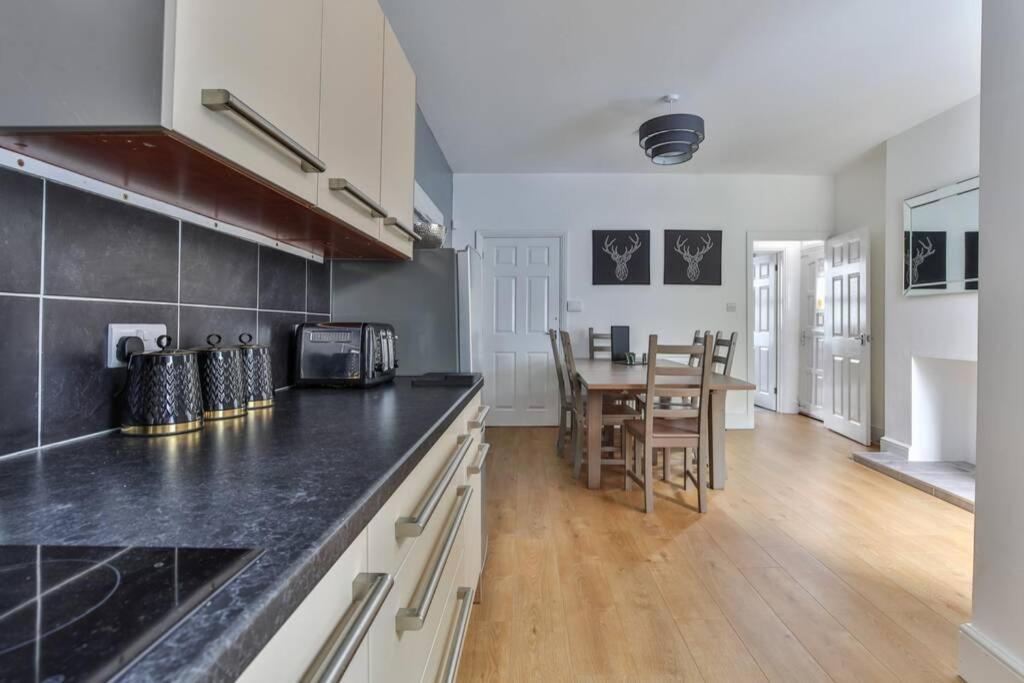 Refurbished Plush Property Great Transport Links Sheffield Exterior foto