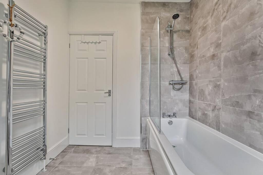 Refurbished Plush Property Great Transport Links Sheffield Exterior foto