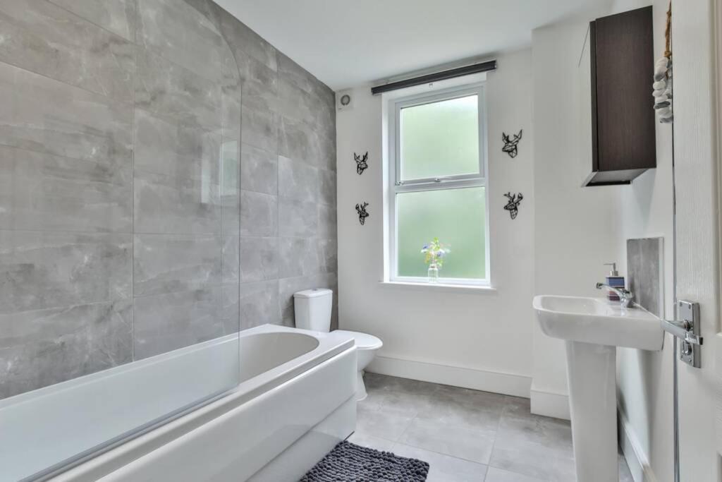 Refurbished Plush Property Great Transport Links Sheffield Exterior foto